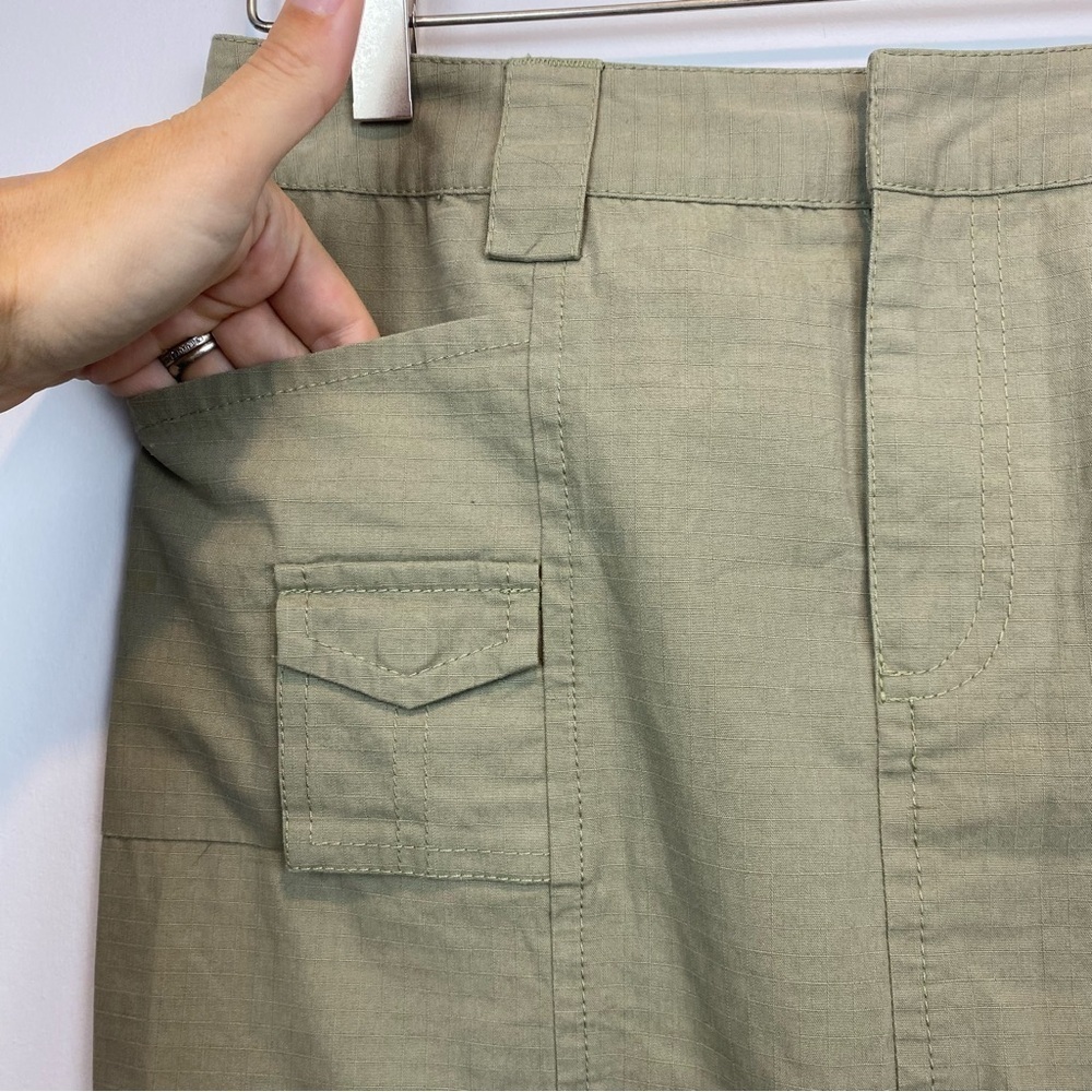 Club Monaco • cargo mini skirt - Picture 4 of 11